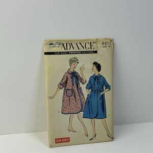 Robe Round Neck Collar Turn Back Cuffs Size 12 b32 UNCUT Pattern 8817 Vintage